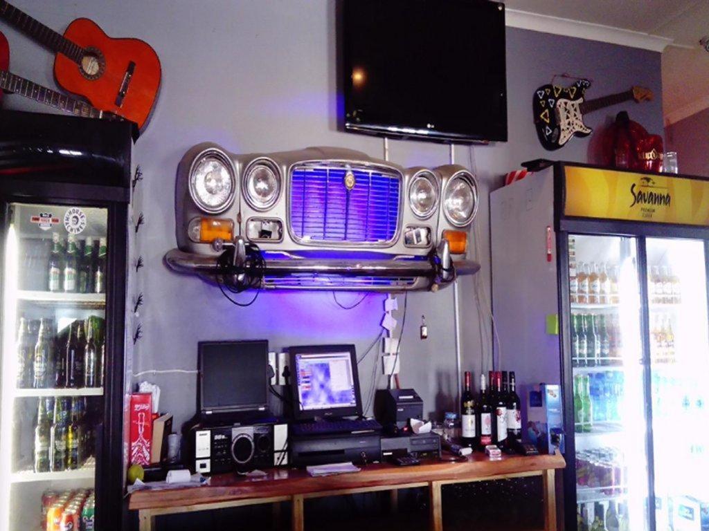 Barrel And Blues Inn Swellendam Esterno foto